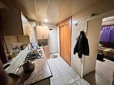 room: Səbail rayonu Talstoy kücəsi Maqdonels-ə yaxın 2\1-ci mərtəbəsində 1 — 3