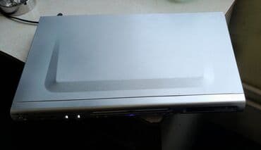 mahni dinlemek: Gümüşü rəngli, yığcam dizaynlı DVD pleyer evdə istifadə üçün uyğundur — 2