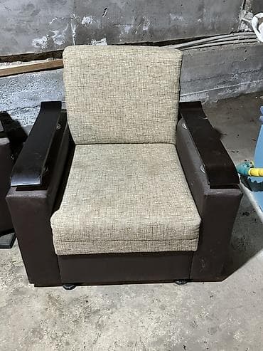 tek kreslo: Rahat 2 eded kreslo satilir. - Dizayn: iki rəngli kombinasiya – açıq — 1