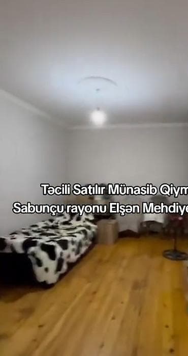 sabuncuda ev: Tecili satillir 3 otaqli 100 kv heyet evi heyeti 1 mawinliqdir evun — 3