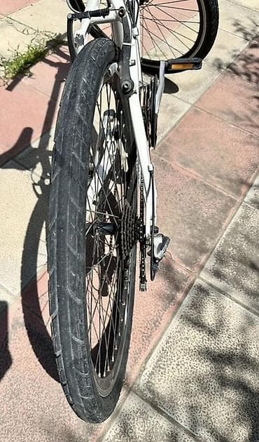 olympia velosiped: Almaniyadan gətirilib. Şəhər/trek tipli velosiped – 28" təkərlər — 3