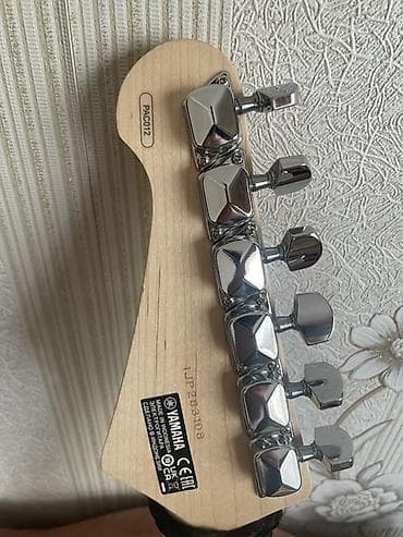 elektro qitara: Elektron gitara, Yamaha — 3