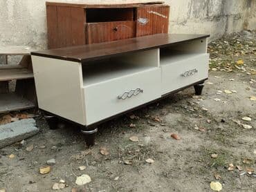 ucuz stol: Düz TV altlığı, Polkalı, Laminat — 1