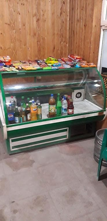 Vitrin soyuducu – 150 sm Qiymət: 280 AZN Ünvan: Ramana, 1819 Leli