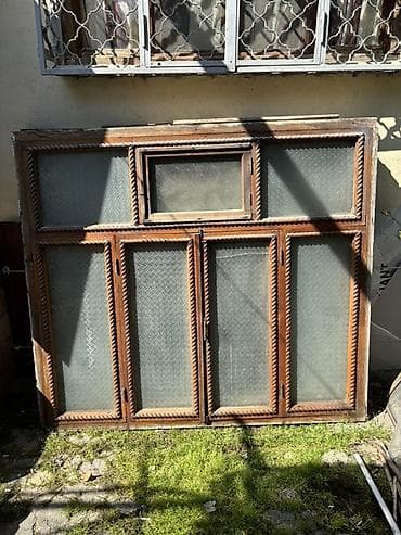 taxda pencereler: Taxta çərçivəli vitraj pəncərə bloku - Material: bərk qoz ağacdan — 2