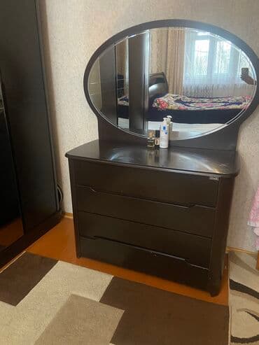 спальня гарнитур: Спальный гарнитур,Материал:мдф.Производство:Турция Продаю всвязи с — 2