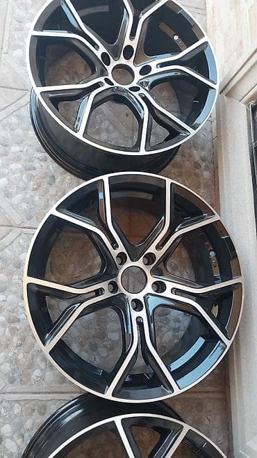 Yağlar və avtokimyəvi maddələr: 18 lik Disk .Avtomobil üçün yüngül lehimli disklər dəsti - Miqdarı: 4 — 2