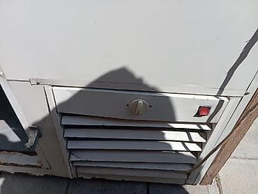 vitrini: Mağaza vitrini – soyuducu vitrin (şüşəli, qırmızı-ağ dizayn) - Ön və — 4