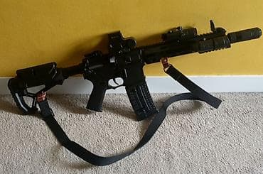 Oyuncaqlar: Mod olunmuş AR-15 oyuncaq tufengidir. Yaxşı vəziyyətdədir, problemsiz — 2