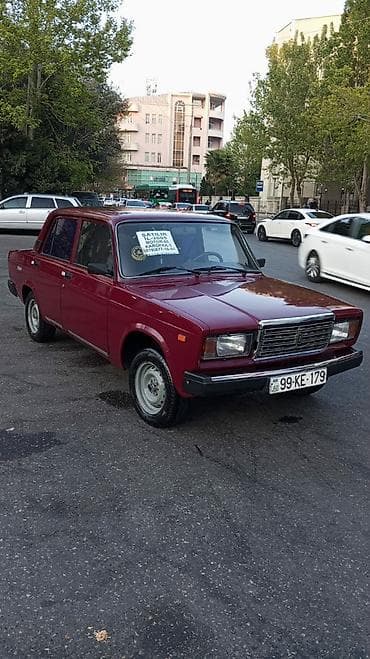 vaz 2106 aksesuar: VAZ Lada 2107 sedan - Rəng: tünd albalı/bordo - Kuzov: 4 qapılı — 1