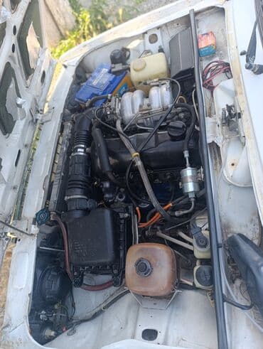 traktor altlıqlı ağ bosonojkalar: VAZ (LADA) 2107: 1.7 l | 2007 il 2007 km Van/Minivan — 1