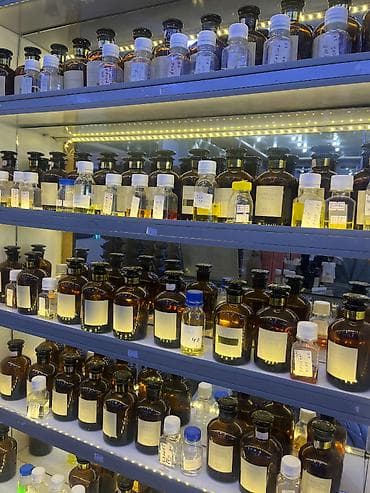 ev komekcisi: Satış məsləhətçisi tələb olunur, 18-29 yaş, 3-5 illik təcrübə, Aylıq ödəniş — 2