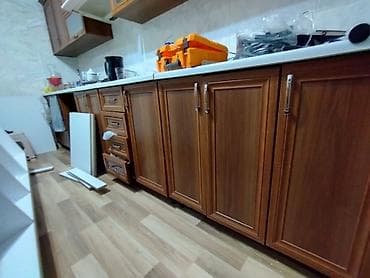 2 ci el kuxna mebeli: Mətbəx mebel dəsti – yenisini yığılır deyə satılır. 4 metr uzunluğunda — 3