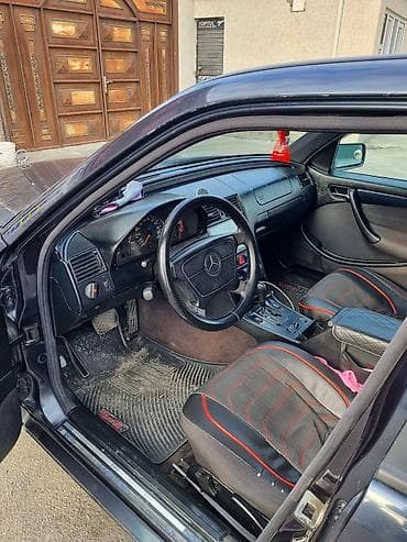 Su nəqliyyatı: Mercedes-Benz W202 C-sinfi sedan - Mühərrik: benzin, sırada 4 silindr — 5