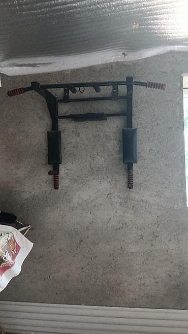 idman toplari: Divara quraşdırılan çoxfunksiyalı turnik–press aləti - Metaldan — 1