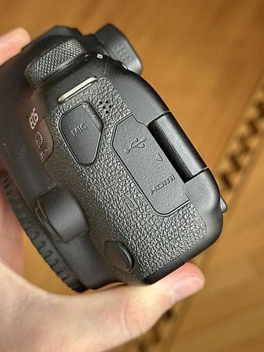bild apparat: Canon EOS 6D Mark II (body) 0-dan məndə olub. Case və ekran — 4
