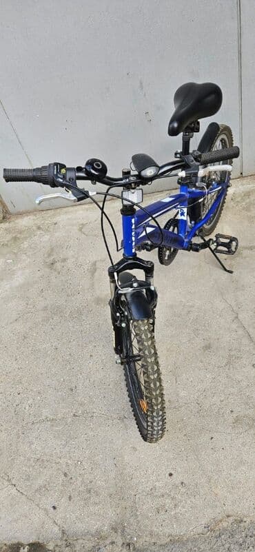 yungul kolyaska: Mavi rəngli uşaq velosipedi, dağ velosipedlərini xatırladan, qalın — 2