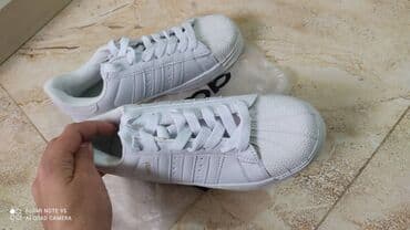 высокие мужские мокасины: 37 razmer.Yenidir heç geyinilmeyib.bir tərəfində sarı leke var deyə — 3