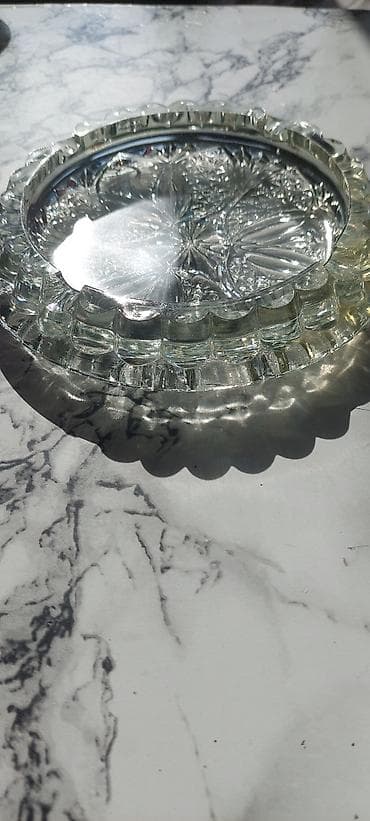 xalca satmaq: Kasalar, rəng - Ağ, Şüşə, Azərbaycan — 1