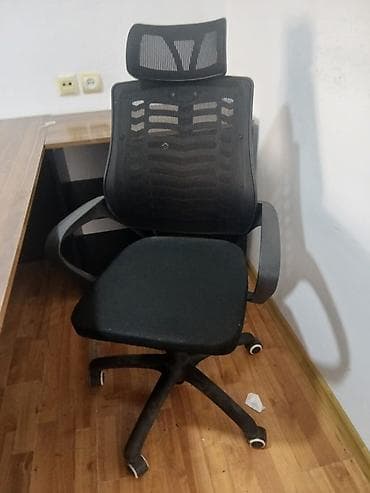 oturaca: Erqonomik ofis kreslosu - Material: nəfəsalan mesh arxa hissə və — 1