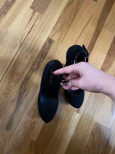 Basanoşka və səndəllər: Tuflilər, Ölçü: 37.5, rəng - Qara, İşlənmiş — 2