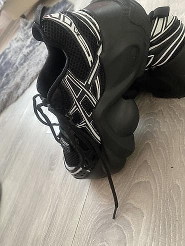 balmain krasofka: Qara rəngli, qalın platformalı idman 36razmer ayaqqabısı - Rəng — 2