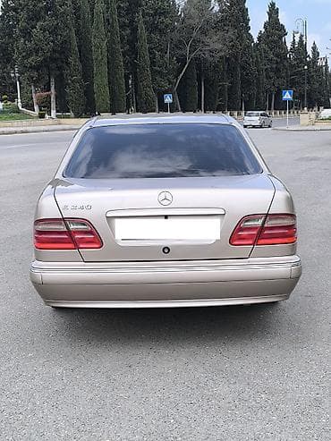 mercedes ml: Mercedes-Benz E 240: 2.4 l | 2000 il Sedan — 2