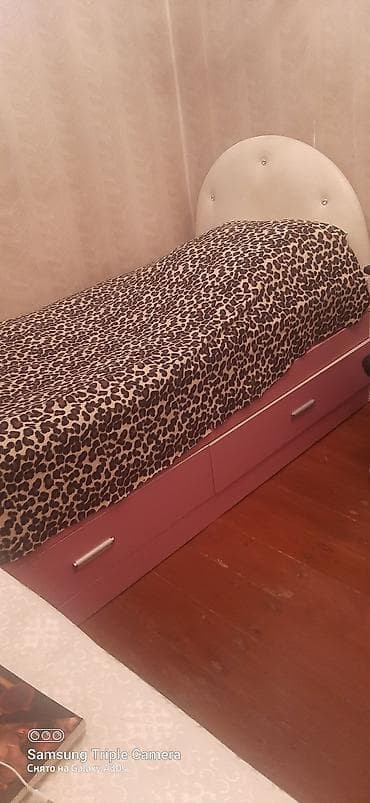 Tək nəfərlik çarpayı - Ölçü: təxminən 90x190 sm (standart tək