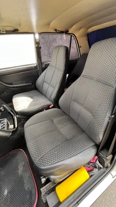 çeşqa maşın: Təcili satılır alverçilər narahat etməsin Salon ideal Evo ayaqaltı 6 — 9