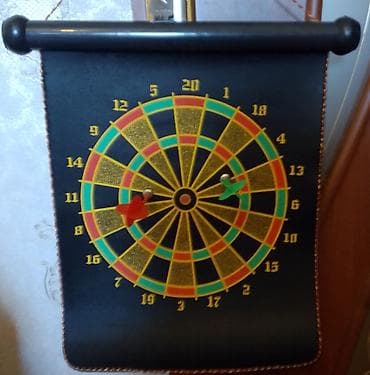 Maqnitli dart taxtası – ikiüzlü asma model - İki tərəfli oyun səthi — 2