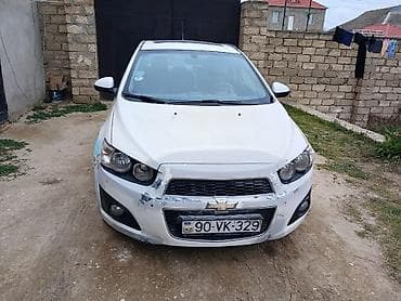kreditle kamaz satisi: Chevrolet Aveo sedan – ağ rəng, benzinli. - Kuzov: 4 qapılı sedan, ağ — 2