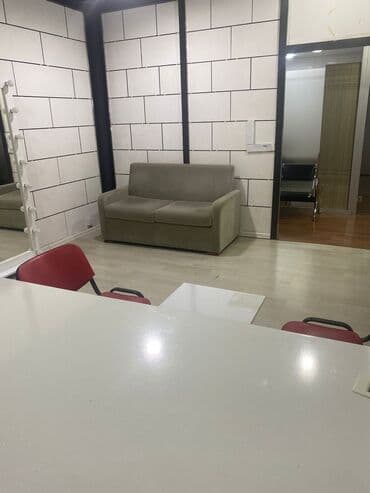 arenda hotel: 700 AZN ( 19m²) Qiymətə daxildi: resepşn xidməti İnternet Təmizlik — 4