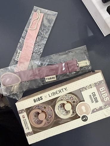 Asılqanlar hədiyə verilir BIBS x Liberty “Colour Pacifier” dəsti -