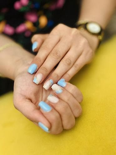 Model axtarılır 5azn həm gellak həm şellak nə istəsəniz edilir.Həzi