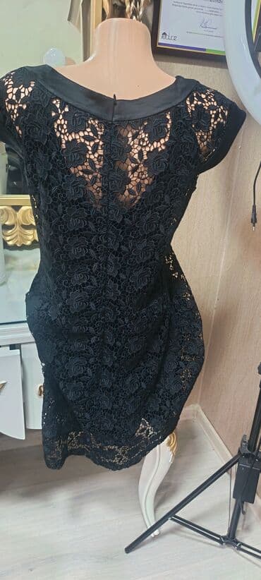 sifon koynekler: Zərif ziyafət geyimləri dəsti 1) Yaşıl maxi don - Dərin V-yaxa, ön — 4