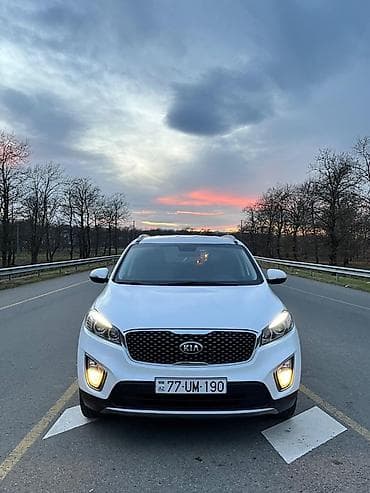 Kia Sorento – ağ rəngli, şəhər və uzun məsafələr üçün geniş və lalafo.az -da Kia Sorento – ağ rəngli, şəhər və uzun məsafələr üçün geniş və