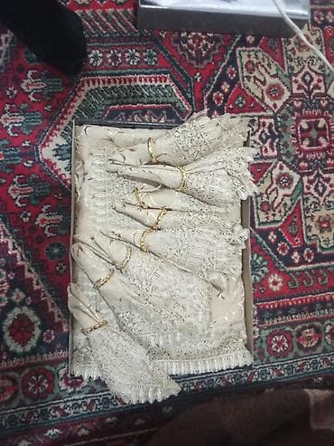 ev ucun saat: Məzmun: Zərif süfrə dəsti – krujeva bəzəkli bej rəngli salfetlər və — 2