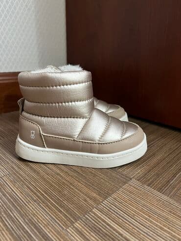 ayyaqqabı: Okaidi. Yeni kimi. Olcu 23. 30azn — 2