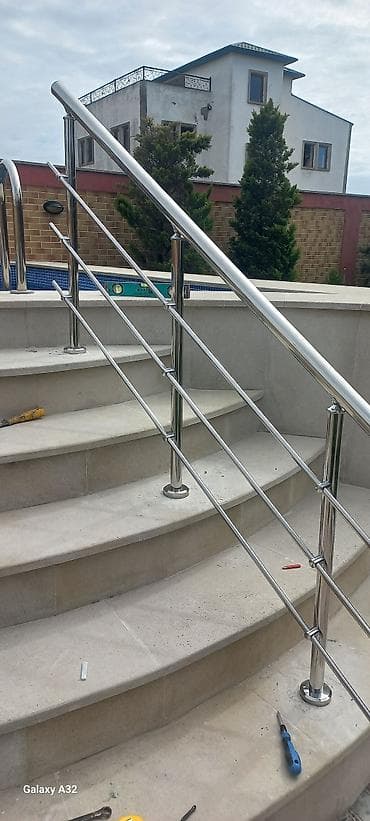 nerjavika bak: Paslanmayan poladdan nerjaveyka (inox) pilləkən məhəcəri - Material — 4