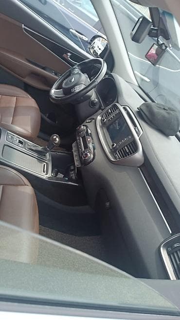 t 25 traktor: Kia Sorento: 2 l | 2016 il Ofrouder/SUV — 6