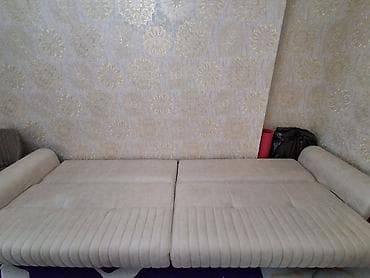 Bej rəngli geniş divan - Ölçü: təxminən 3 metr uzunluq (6 böyük — 7