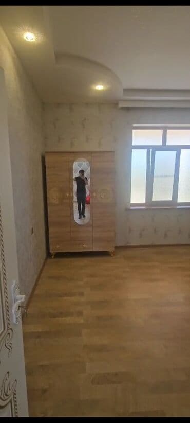 ən ucuz günlük kirayə evlər: Avtozavodda teze temirden cixmiw ev kiraye verilir 4 otaq — 2