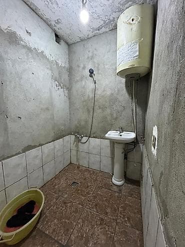 ağsuda ev: Təcili Kirayə Verilir : 2 otaq 9/9 mərtəbə LİFT işləyir 9-cu — 5