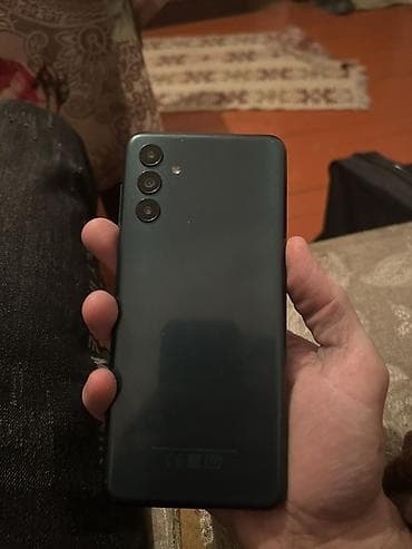 tunar sma: Smartfon – arxa hissədə üçlü kamera modulu və LED flaşla - Arxa — 1