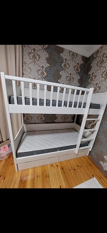 Oğlan və qız üçün, Çarpayı, Matras ilə, Siyirməli, Taxta