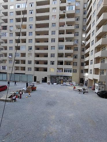 metroya yaxin: Yaxın dostumu evidir, vasitəçi deyiləm. Xırdalanda AAAF parkda — 9