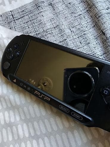 psp 2000: Psp Stret 1004 tam işlek vezde heçbir prblemi yoxdu herşeyi işlekdi — 2