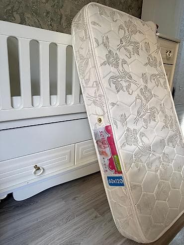 matras islenmis: Oğlan və qız üçün, İşlənmiş, Dördbucaq, Beşik, Matras ilə, Yellənmə mexanizm ilə — 1