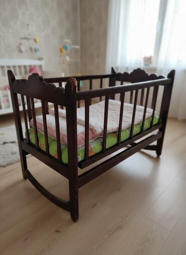 Oğlan və qız üçün, İşlənmiş, Dördbucaq, Beşik, Dəst ilə, Matrassız, Yellənmə mexanizm ilə