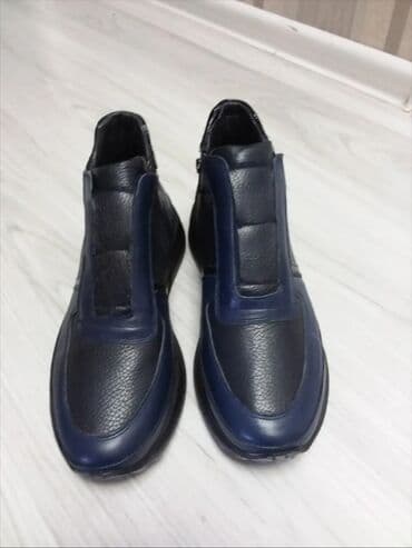 rezin ayaqqabilar: Məhsul: Kişi ayaqqabıları – 2 cüt, qəhvəyi rəng 1) Klassik slip-on — 9